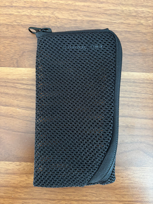Folded Zipper Pouch - Mesh