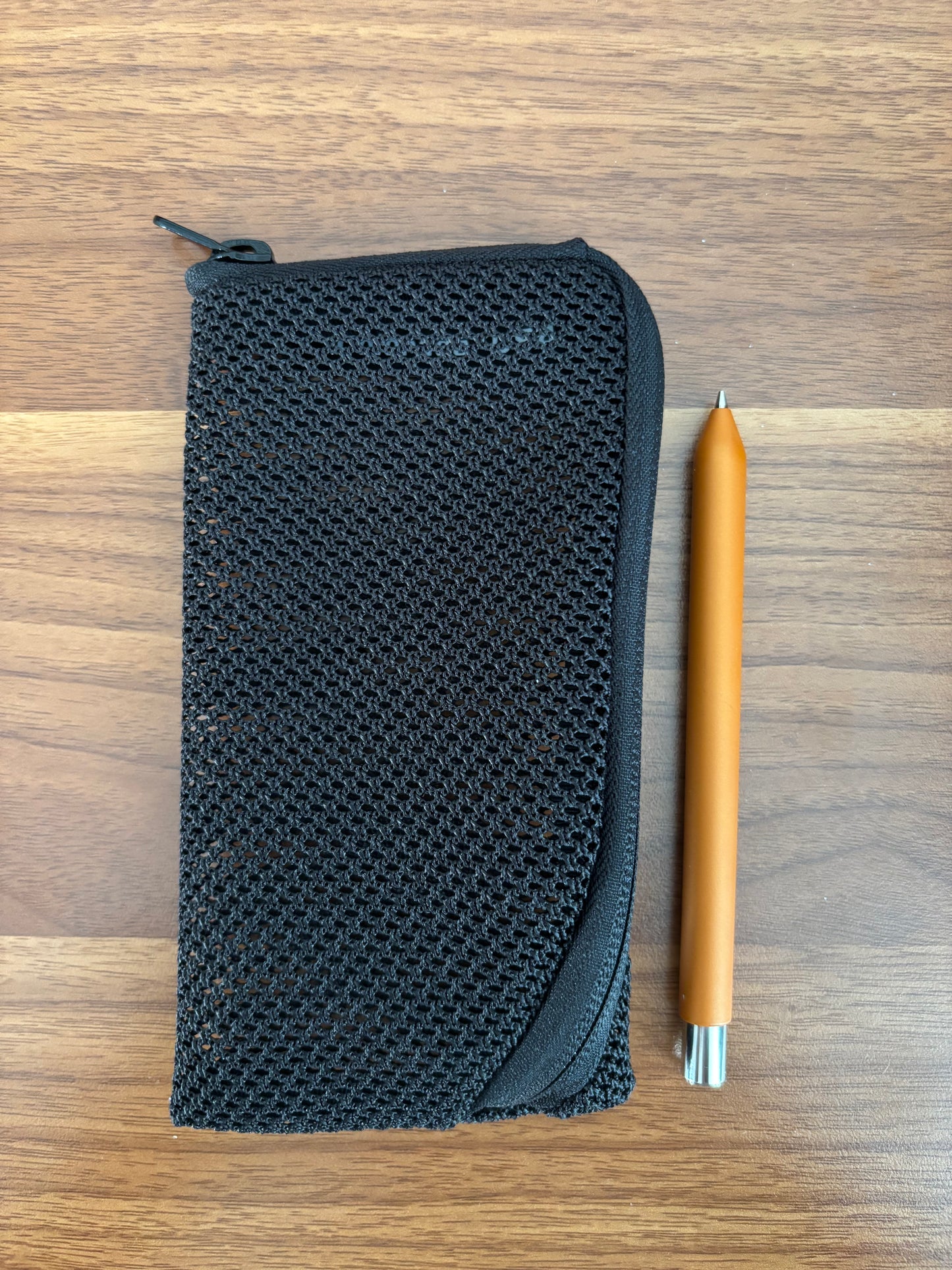 Folded Zipper Pouch - Mesh